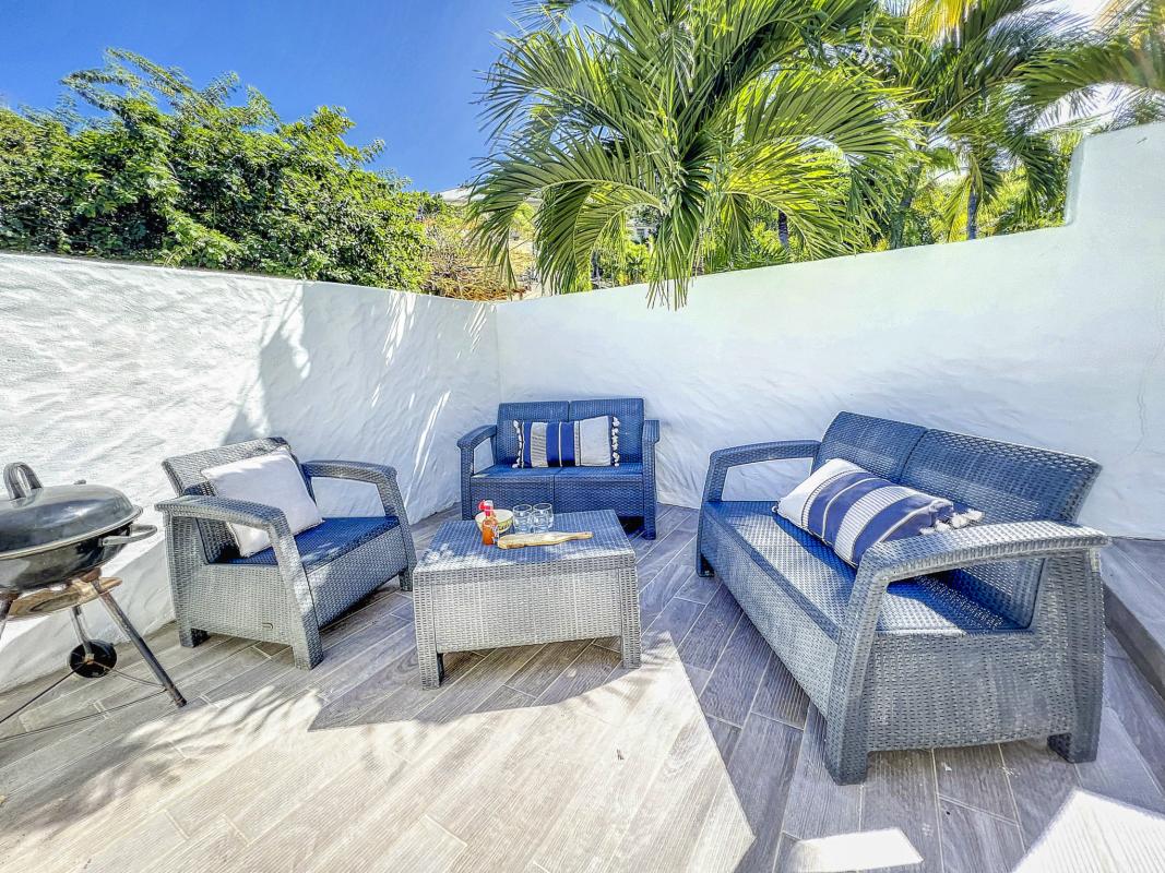 Villa 6 personnes à Baie Orientale-salon exterieur-11